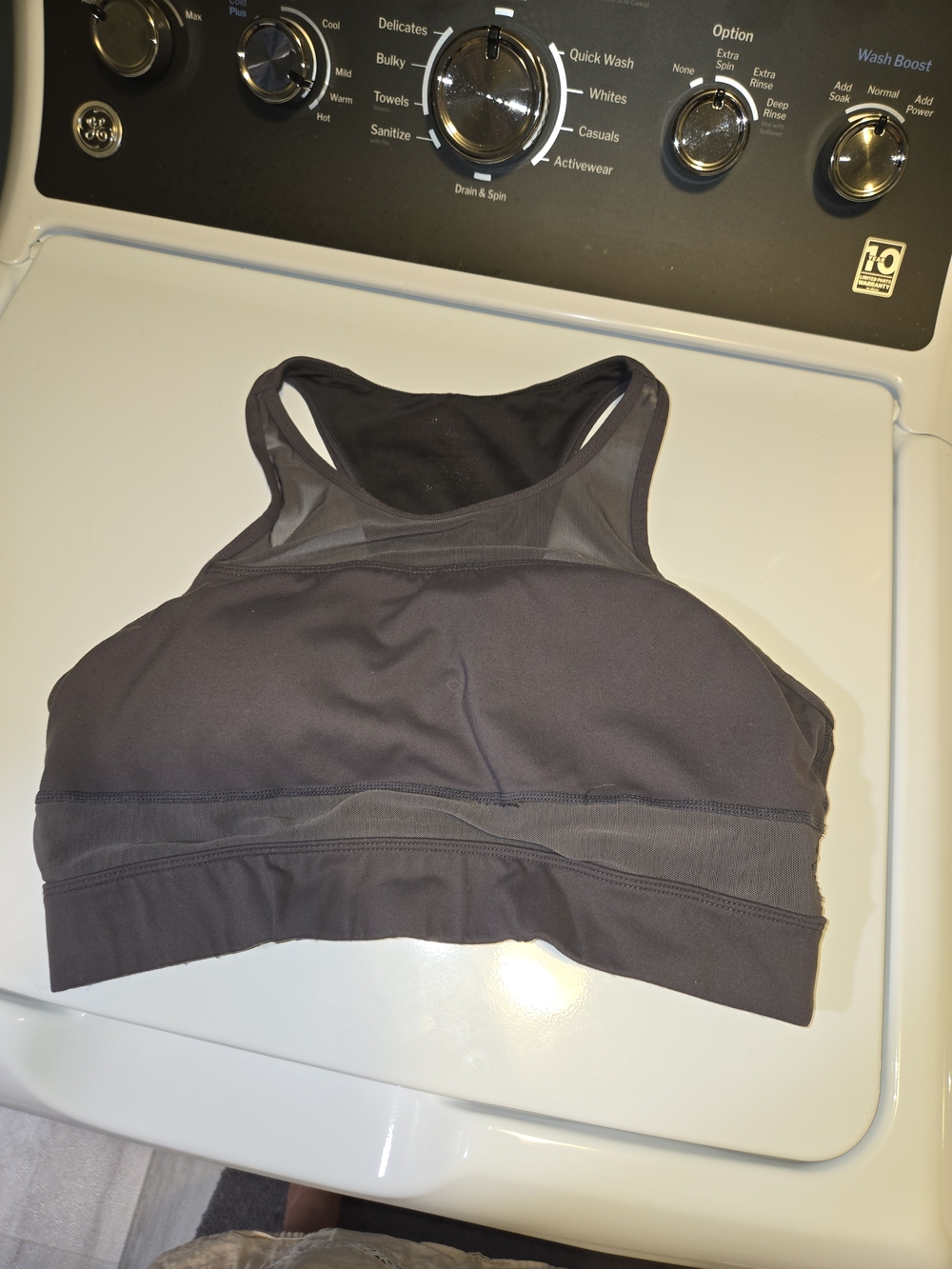 High-Neck Athletic Sports Bra in Black